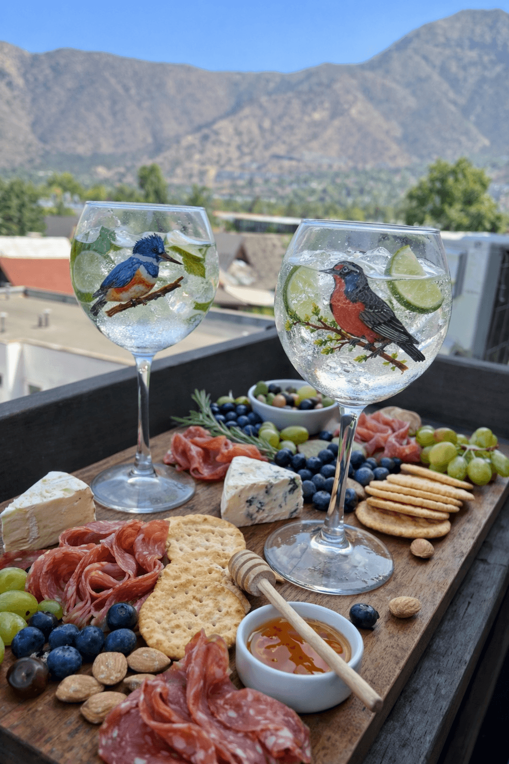 Detalle de copas PÁTINA en un contexto cotidiano